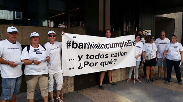 Trabajadores de Bankia protestan por el incumplimiento del ERE. Foto: Xnet.